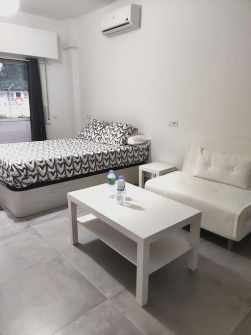Apartmán Apartamento Omega Ll Torremolinos Exteriér fotografie
